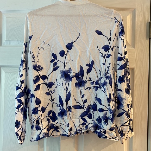 Chico’s white and blue jacket - Picture 3 of 4